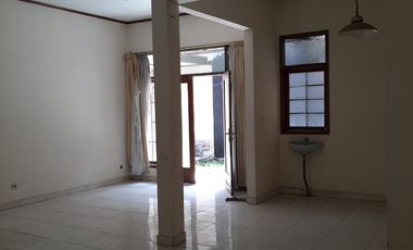 Rumah Lama Murah Dalam Komplek Dekat Srimahi Baru BKR Bandung