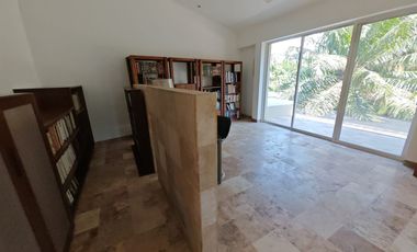 Casa con alberca en venta en flamingos residencial Bucerias