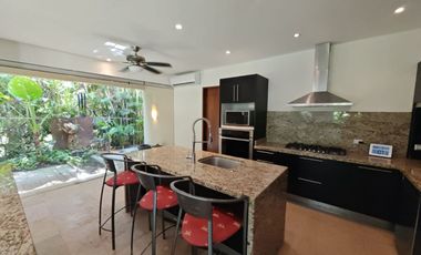 Casa con alberca en venta en flamingos residencial Bucerias