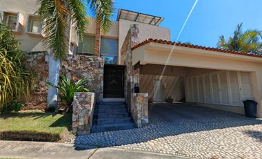 Casa con alberca en venta en flamingos residencial Bucerias