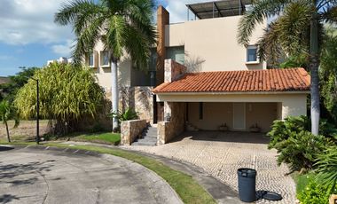 Casa con alberca en venta en flamingos residencial Bucerias