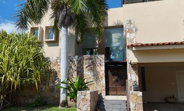 Casa con alberca en venta en flamingos residencial Bucerias