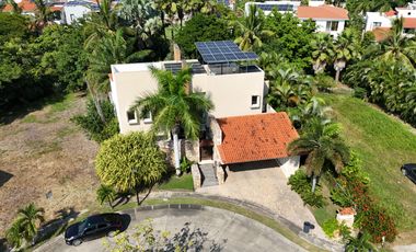 Casa con alberca en venta en flamingos residencial Bucerias