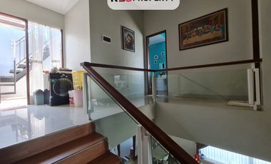 FOR SALE MODERN VILLA WITH BALCONY AND RICE FIELD VIEW AT RENON, DENPASAR