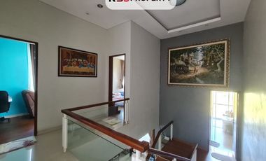 FOR SALE MODERN VILLA WITH BALCONY AND RICE FIELD VIEW AT RENON, DENPASAR