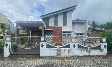 DI JUAL MELALUI LELANG TANAH DAN BANGUNAN DI PERUM PERMATA MALALAYANG RESIDENCE