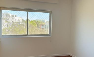 VENDO DEPARTAMENTO  MUY ILUMINADO - FRENTE A PARQUE - PISO 5 - 3 DORMITORIOS - 1 COCHERA - LA CASTELLANA - SURCO