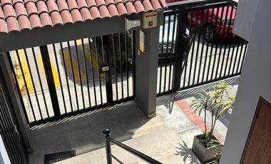 VENDO DEPARTAMENTO  MUY ILUMINADO - FRENTE A PARQUE - PISO 5 - 3 DORMITORIOS - 1 COCHERA - LA CASTELLANA - SURCO