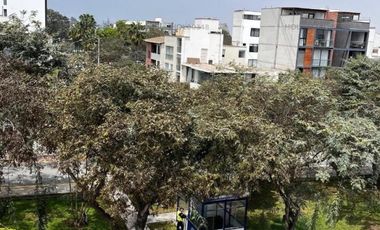 VENDO DEPARTAMENTO  MUY ILUMINADO - FRENTE A PARQUE - PISO 5 - 3 DORMITORIOS - 1 COCHERA - LA CASTELLANA - SURCO