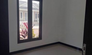 House for Rent in a Premium Housing Complex in the Bangunharjo Area Near ISI