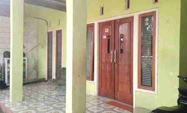 Jual cepat | Butuh segera laku
Rumah lokasi strategis di Kota Baru Driyorejo (KBD) Gresik