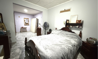 Casa lista para habitar con enorme patio verde y cochera en Santo Tomé