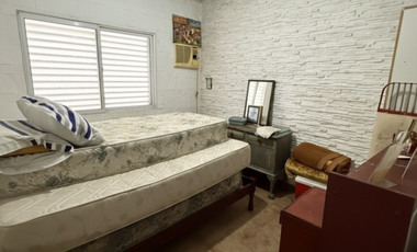 Casa lista para habitar con enorme patio verde y cochera en Santo Tomé