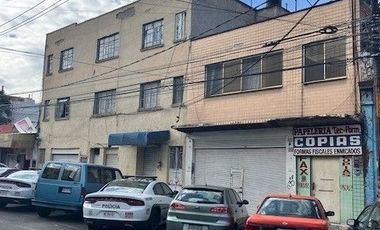 EDIFICIO CON EXCELENTE UBICACIÓN