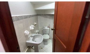 SE ARRIENDA CASA AMOBLADA EN MACHALA, URB PRIVADA