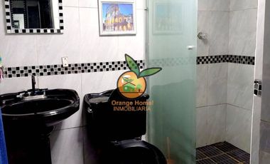 CASA EN VENTA EN ESQUINA, EN FRACCIONAMIENTO ARRAYANES DE GUADALAJARA