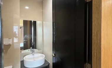 Fully Furnished 2BR Unit in One Central, Salcedo Village