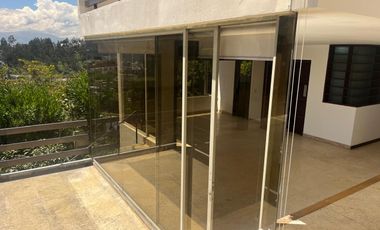 ARRIENDO CASA CUMBAYA