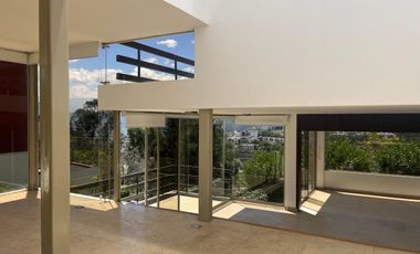 ARRIENDO CASA CUMBAYA