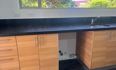 ARRIENDO CASA CUMBAYA