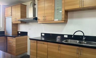 ARRIENDO CASA CUMBAYA