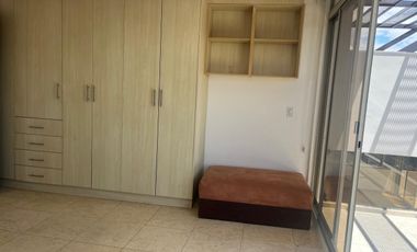 ARRIENDO CASA CUMBAYA