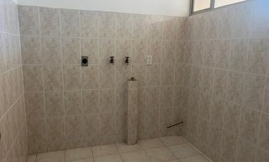 ARRIENDO CASA CUMBAYA