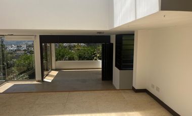 ARRIENDO CASA CUMBAYA