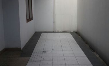 Fchh. Rumah Disewakan di Resinda Karawang