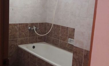 Fchh. Rumah Disewakan di Resinda Karawang