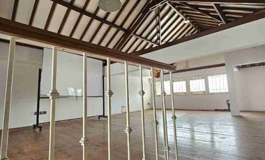 Dijual rumah masih layak huni cocok untuk kantor
dalam Komplek Taman Radio dalam
Gandaria Utara, Kebayoran Baru Jakarta Selatan

Luas tanah: 276m²
Luas bangunan: 300m
Bangunan: 2,5 lantai
Kamar mandi: 2+1(art)
Listrik: 6600watt
Garasi & carport: 1+1
Ada Pool, Pos Security, Rooftop.
Sertifikat: SHM
Hadap: Utara

Harga jual: 4,95 Milyard (nego)
sekarang 4.5 M 

Lokasi strategis:
- Dalam komplek, row jalan 1 mobil leluasa Dan one way
- Bangunan Plong, tanpa sekat.
- dekat Pondok Indah Mall, Gandaria, Blok M & Senayan