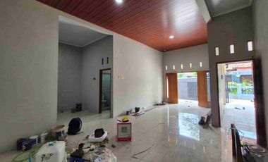 Rumah Baru Murah Solo Kota Finishing Dekat ke Manahan