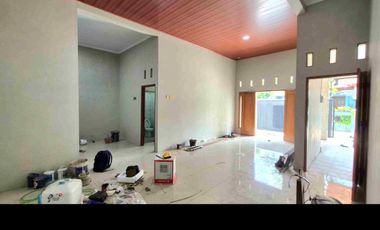 Rumah Baru Murah Solo Kota Finishing Dekat ke Manahan