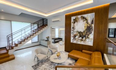 Three Bedroom 3BR House and Lot For Rent in Mckinley West Village | 8561