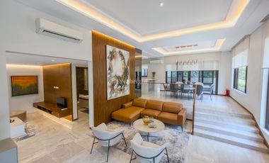 Three Bedroom 3BR House and Lot For Rent in Mckinley West Village | 8561