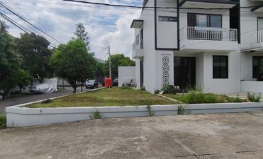 Jual Rumah LUAS lokasi STRATEGIS di Antapani Bandung posisi HOOK