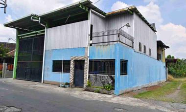 Gudang dekat Embarkasi Donohudan Ngemplak Boyolali.