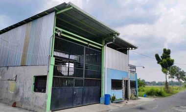 Gudang dekat Embarkasi Donohudan Ngemplak Boyolali.