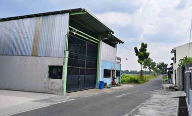 Gudang dekat Embarkasi Donohudan Ngemplak Boyolali.