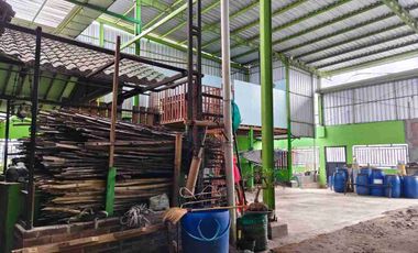 Gudang dekat Embarkasi Donohudan Ngemplak Boyolali.