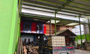 Gudang dekat Embarkasi Donohudan Ngemplak Boyolali.