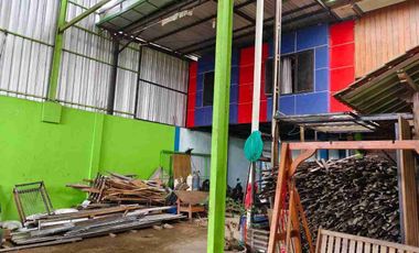 Gudang dekat Embarkasi Donohudan Ngemplak Boyolali.