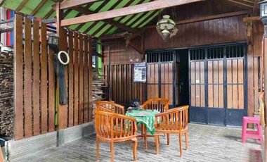 Gudang dekat Embarkasi Donohudan Ngemplak Boyolali.