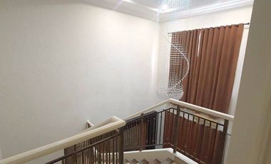Disewakan Rumah WBM Wiyung Wisata Bukit Mas 2 Cluster Palais du Luxembourg
