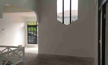 Rumah siap huni 2 lantai Kota Pontianak Serdam + baru direnovasi