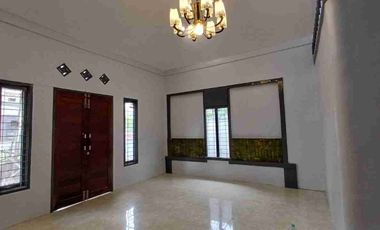 Rumah siap huni 2 lantai Kota Pontianak Serdam + baru direnovasi