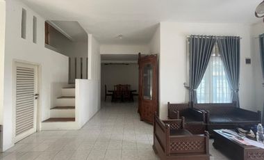 SEWA RUMAH FULL FURNISH POSISI HOOK KOMPLEK TIRTA LESTARI KENTEN PALEMBANG