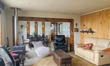 Leon Propiedades vende casa en sector Las Achiras, Curacaví.