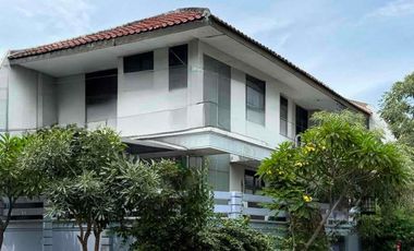 Disewakan/ Dijual Rumah 2 Lantai Murah Tengah Kota Surabaya dekat Tol