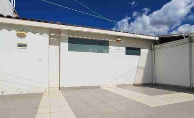 DEPARTAMENTO 2DO PISO EN VENTA FRENTE A PARQUE LARAPA
